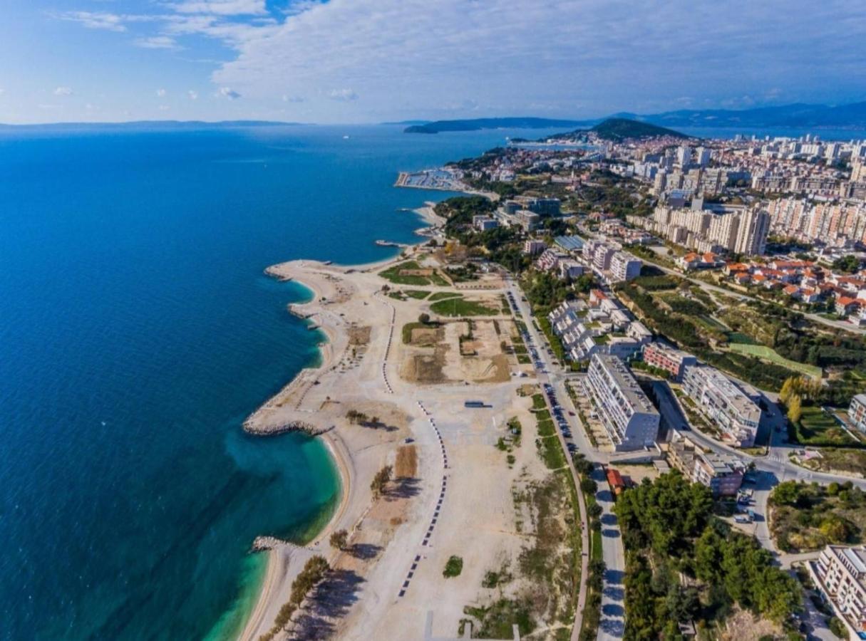 Apartment Paolo By The Beach Znjan Split Bagian luar foto