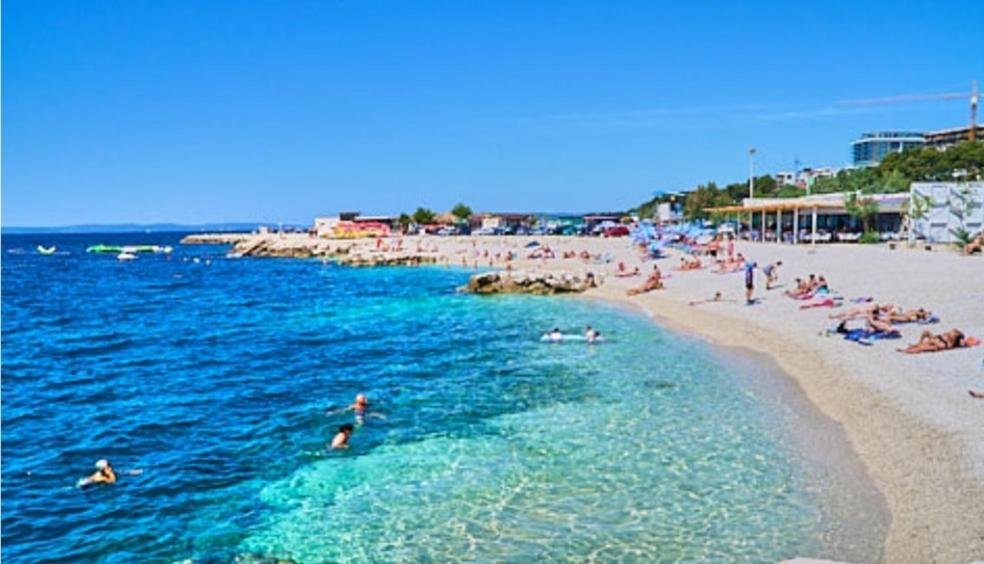 Apartment Paolo By The Beach Znjan Split Bagian luar foto