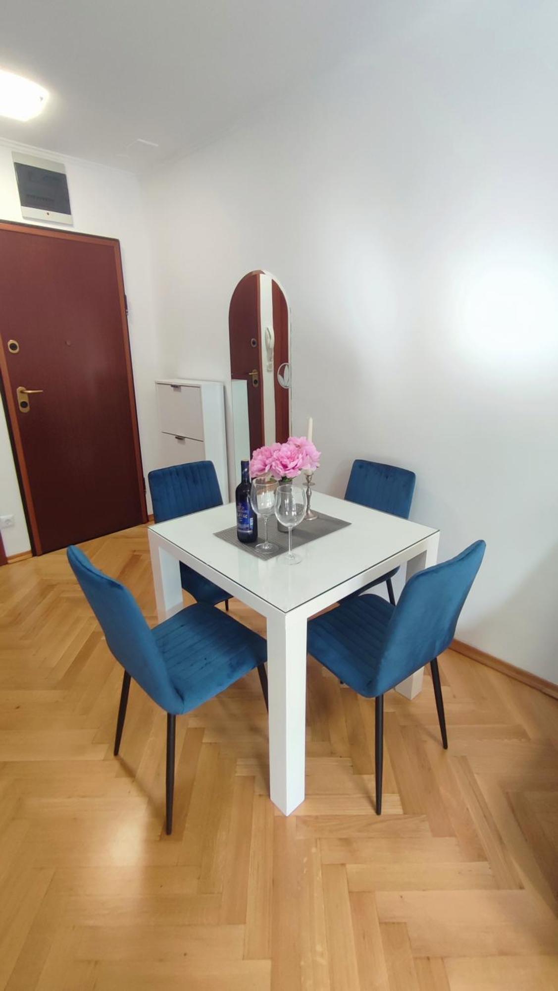 Apartment Paolo By The Beach Znjan Split Bagian luar foto