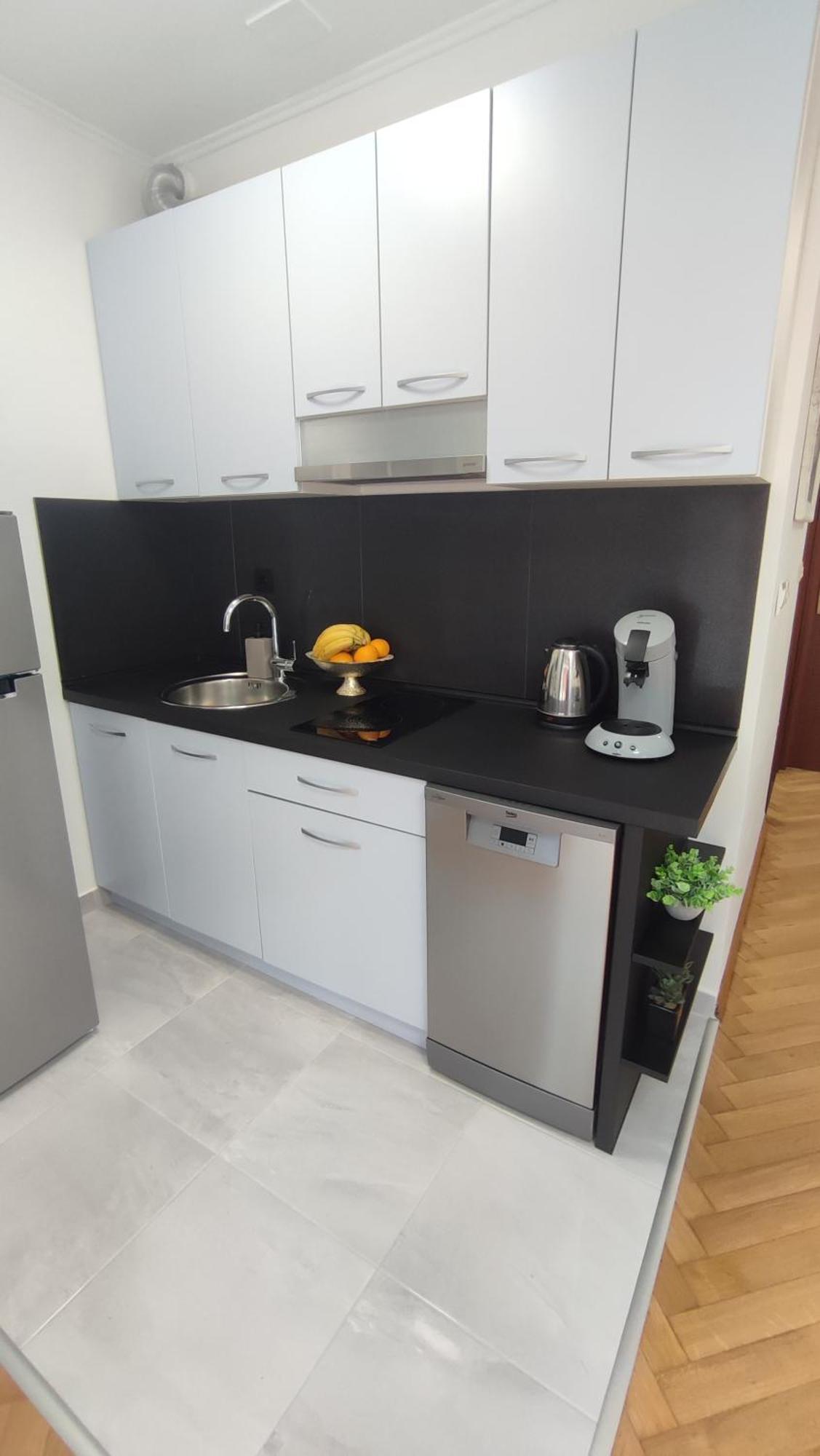 Apartment Paolo By The Beach Znjan Split Bagian luar foto
