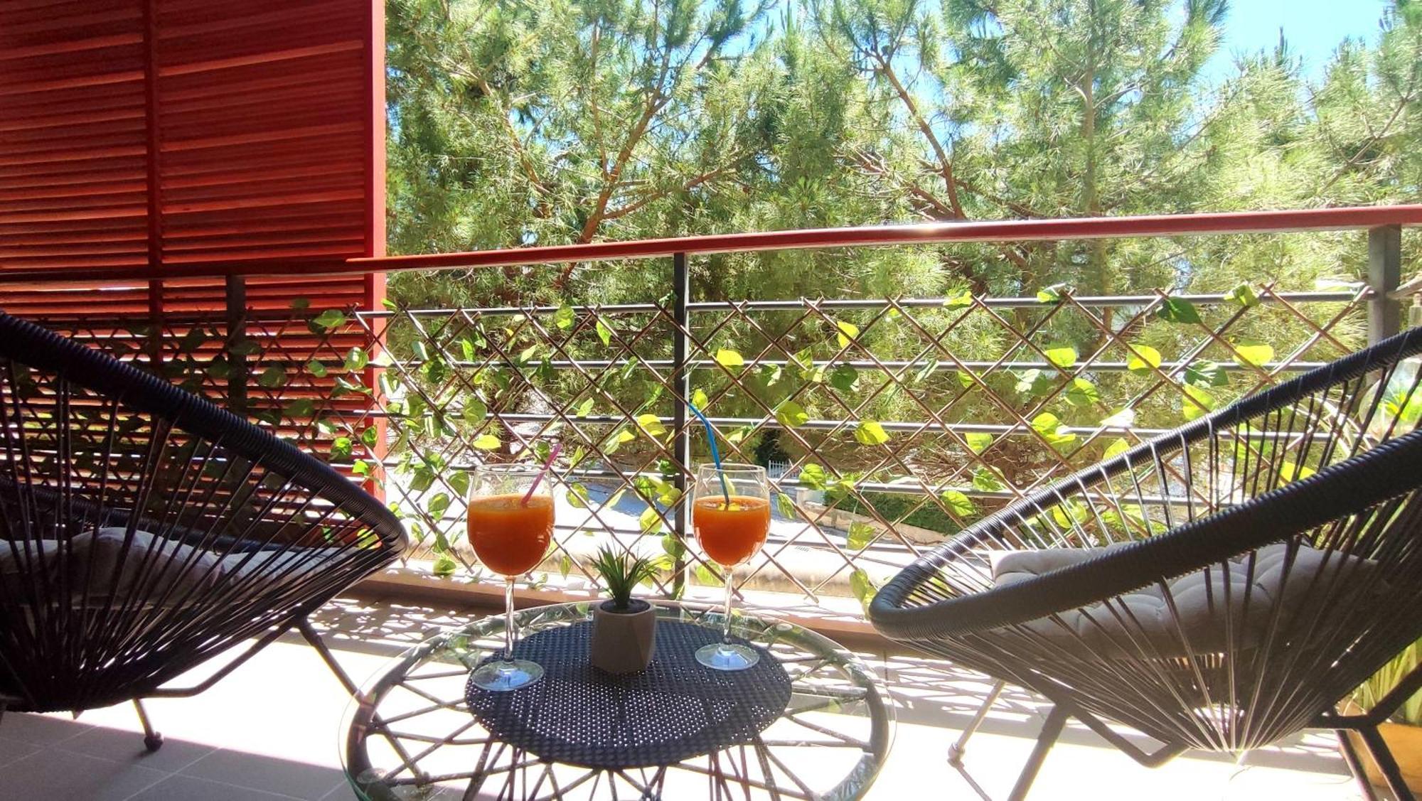 Apartment Paolo By The Beach Znjan Split Ruang foto
