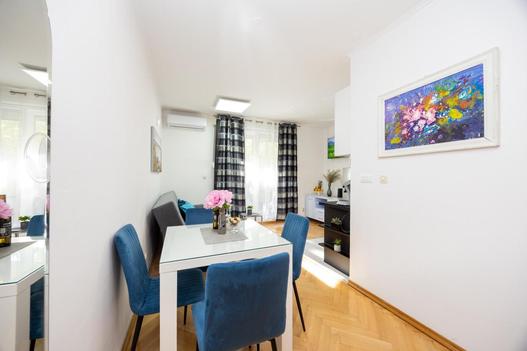 Apartment Paolo By The Beach Znjan Split Bagian luar foto