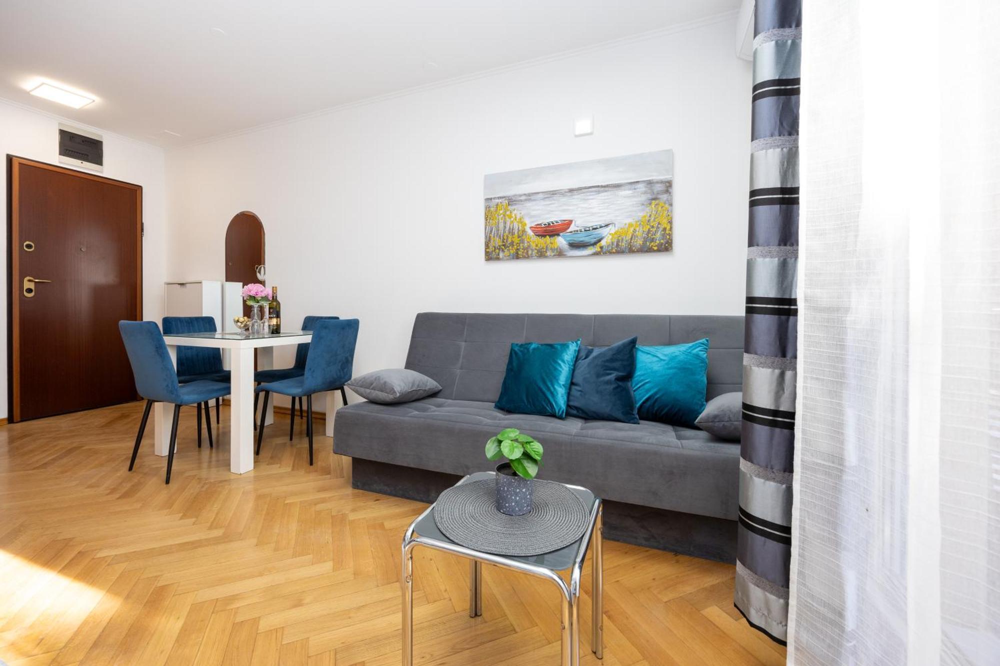 Apartment Paolo By The Beach Znjan Split Bagian luar foto