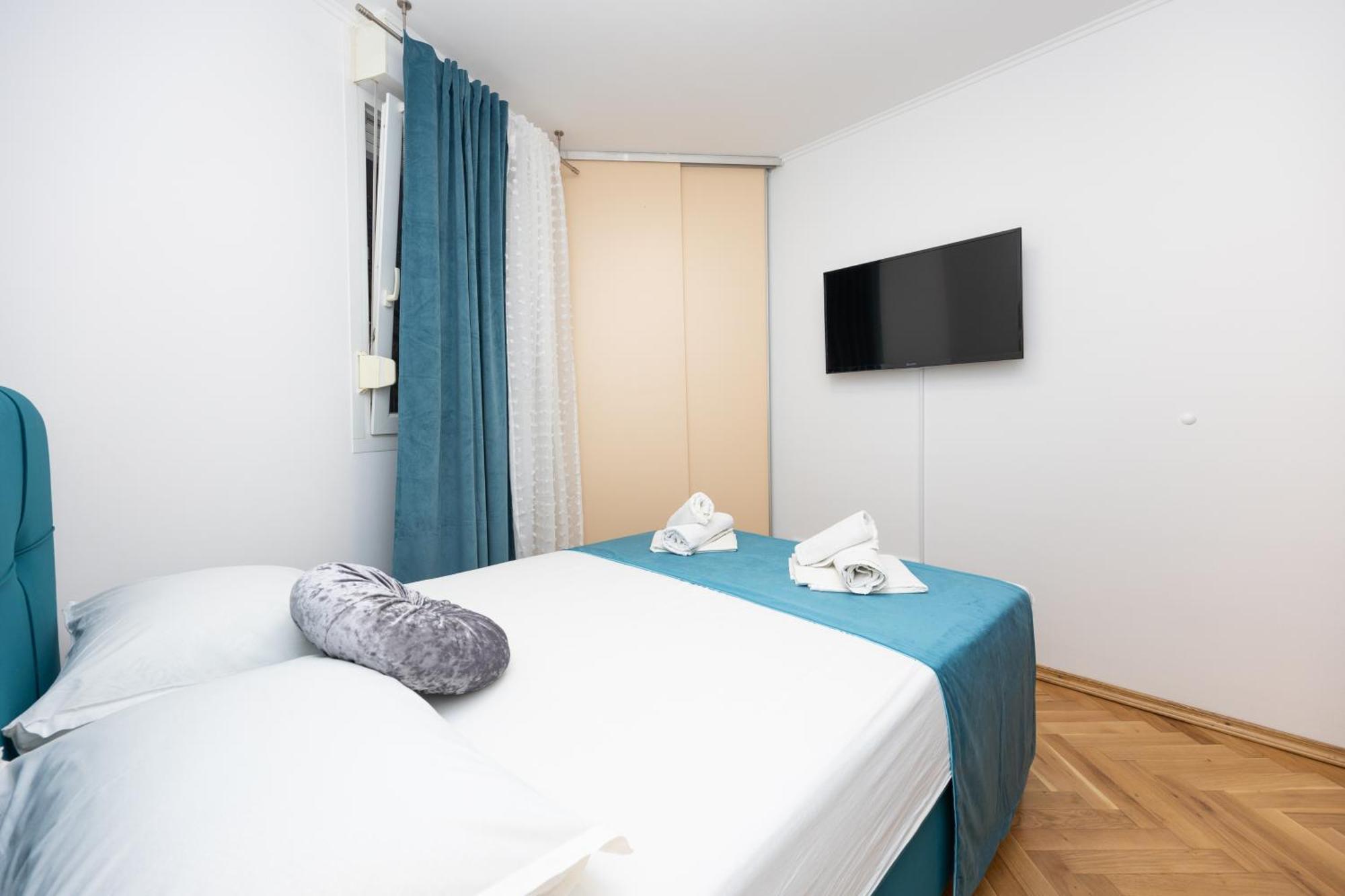 Apartment Paolo By The Beach Znjan Split Bagian luar foto