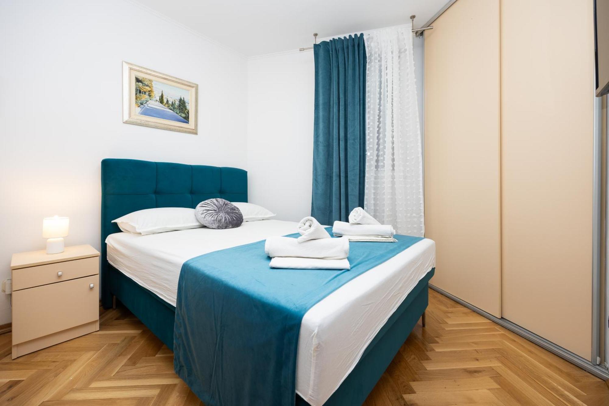 Apartment Paolo By The Beach Znjan Split Bagian luar foto